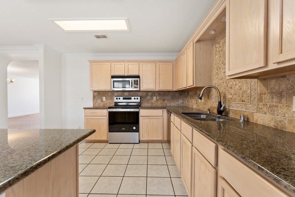 4013 Southbrook Ct - Photo 6 of 24