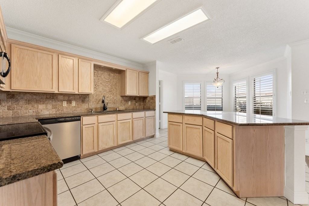 4013 Southbrook Ct - Photo 7 of 24