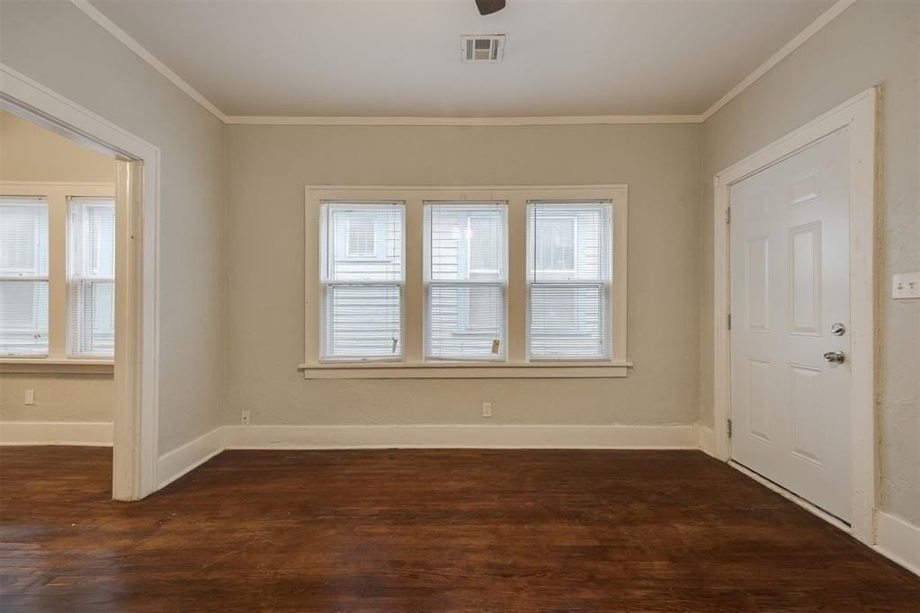 2611 N Shartel Ave - Photo 7 of 34