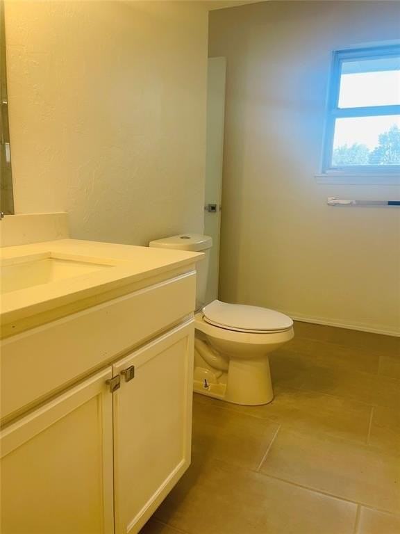 1929 Meeker Dr - Photo 4 of 15