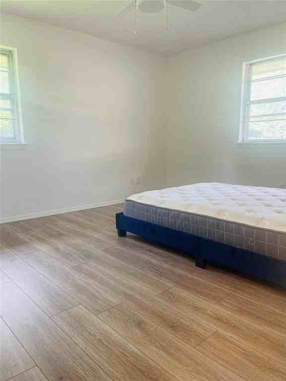 1929 Meeker Dr - Photo 5 of 15