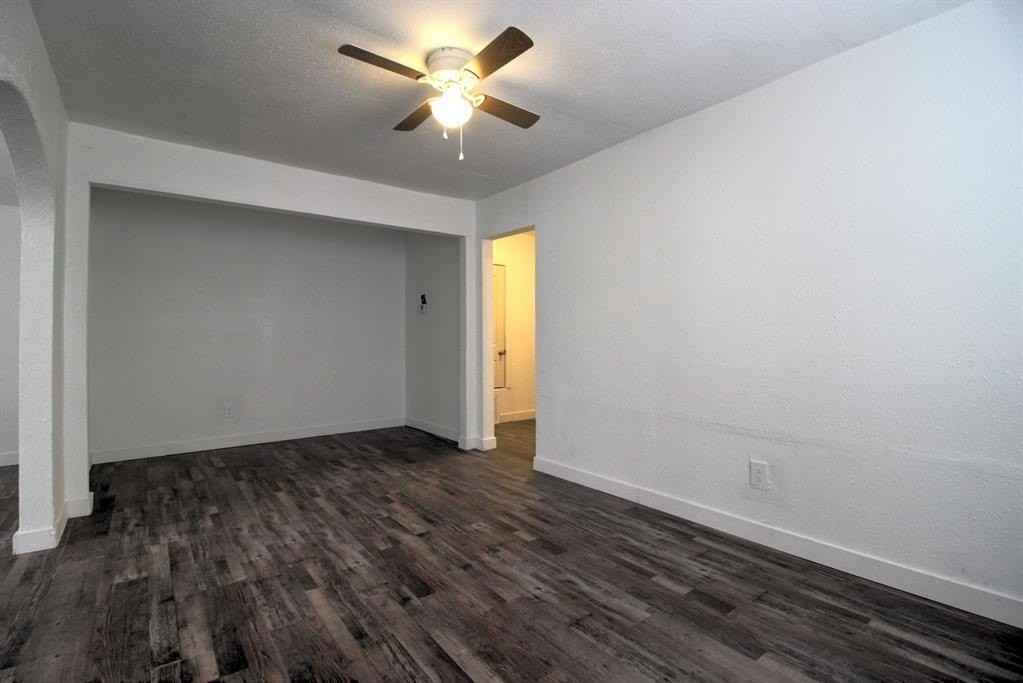 1004 Ne 19th St - Photo 7 of 8