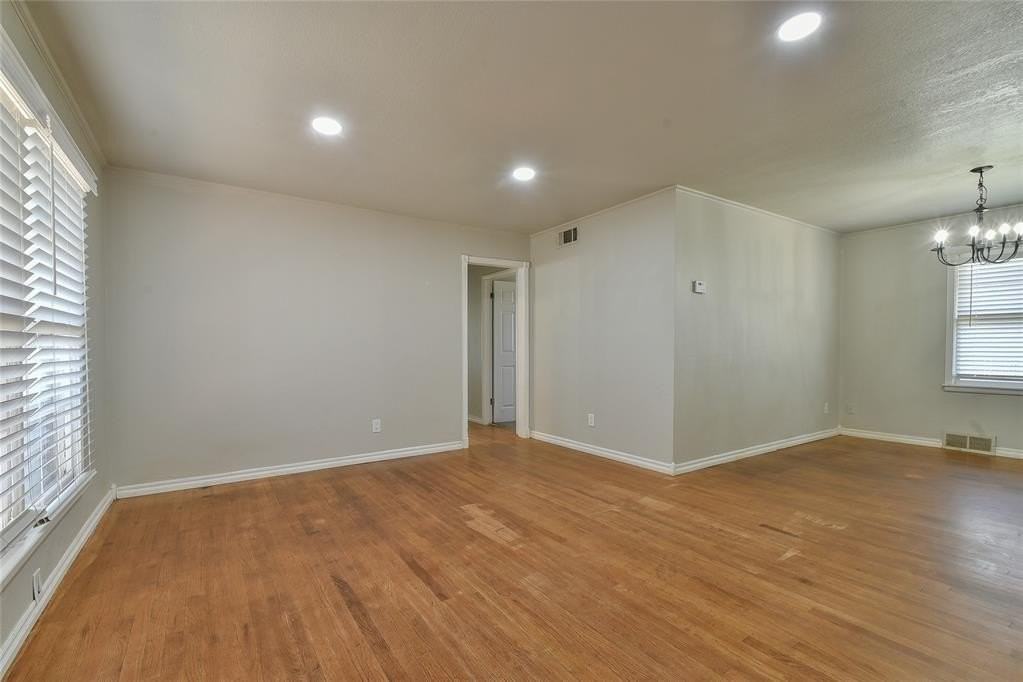 2105 Carpenter Dr - Photo 6 of 21