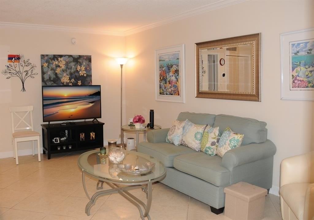 3216 Ne 13th St #4 - Photo 4 of 16