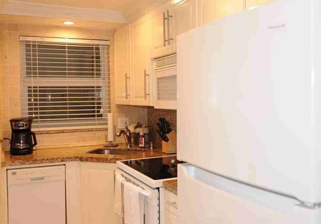 3216 Ne 13th St #4 - Photo 6 of 16