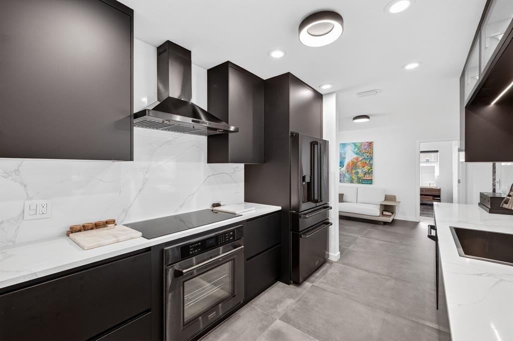 2720 Ne 59th St - Photo 3 of 50