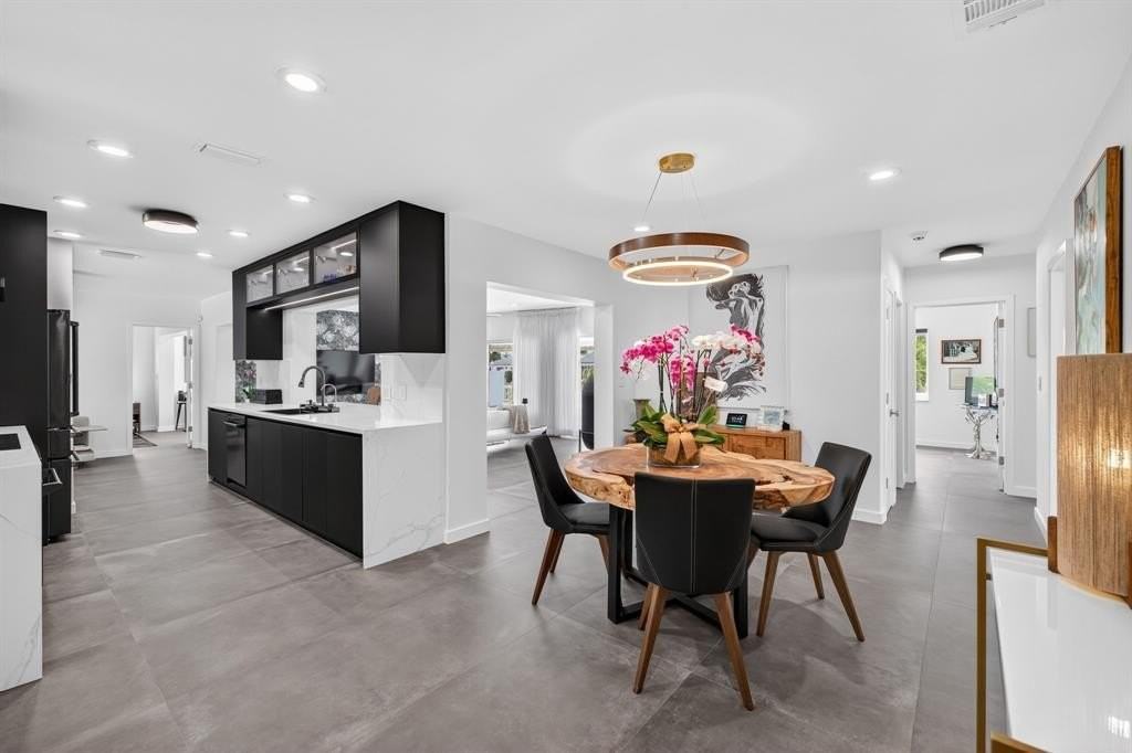 2720 Ne 59th St - Photo 6 of 50