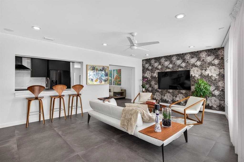 2720 Ne 59th St - Photo 7 of 50