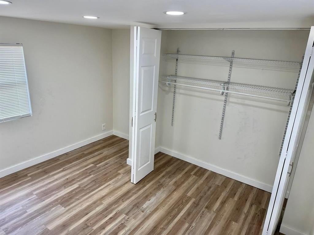 5037 Roanoke St - Photo 5 of 13