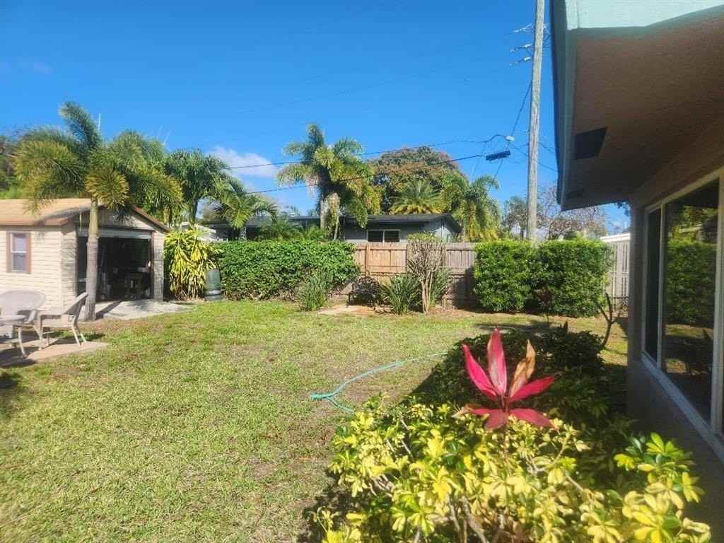 1261 Ne 2nd St - Photo 7 of 13