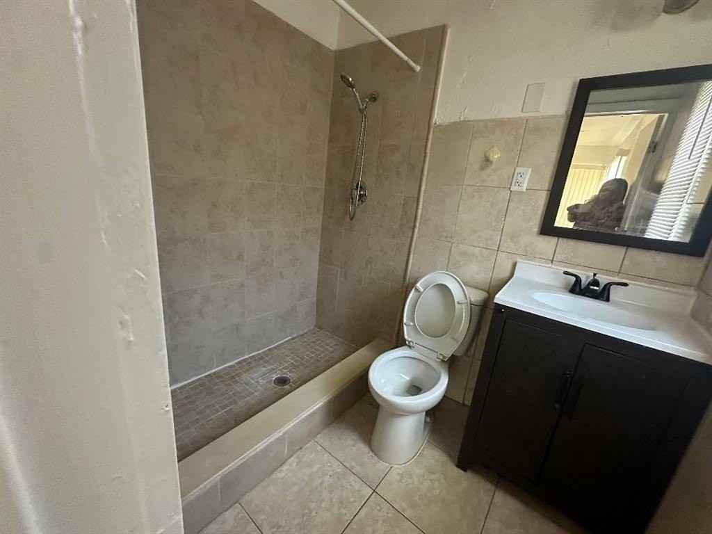 713 Ne 3rd St - Photo 7 of 8