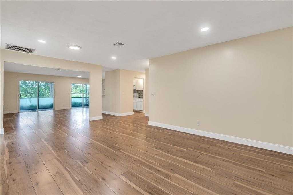 3226 Atlantic Blvd - Photo 3 of 9