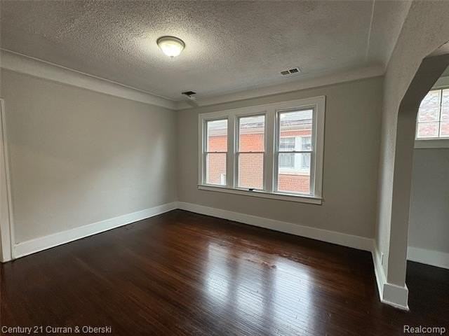 3014 Sturtevant St - Photo 7 of 18