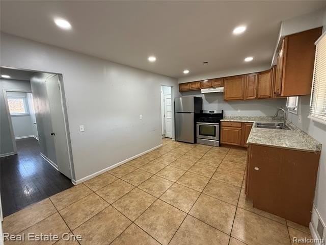 8064 Whitefield St - Photo 4 of 15