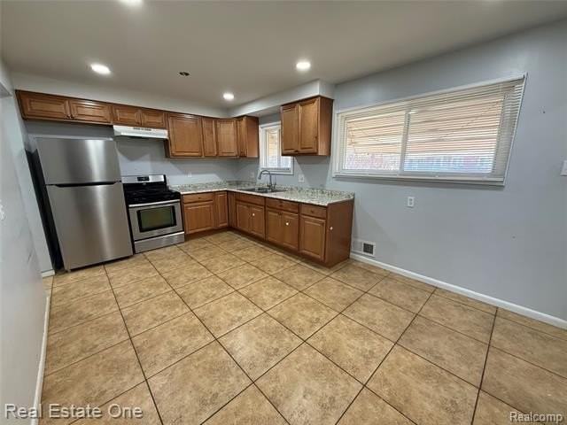 8064 Whitefield St - Photo 6 of 15