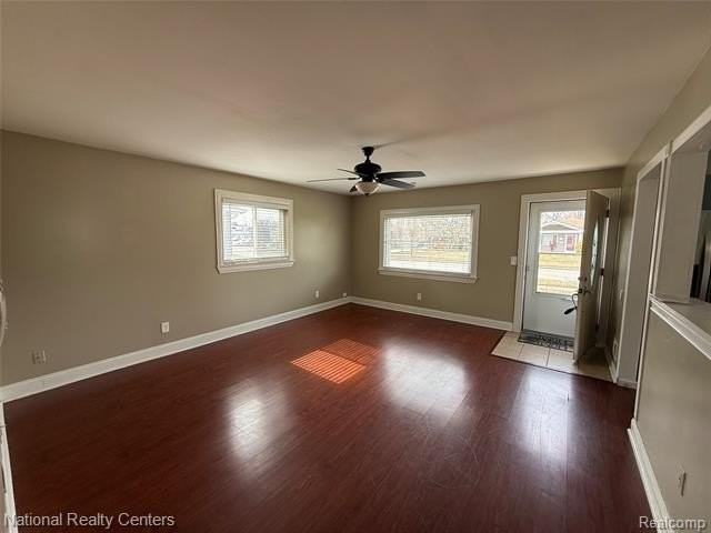 5669 Katherine St - Photo 4 of 15