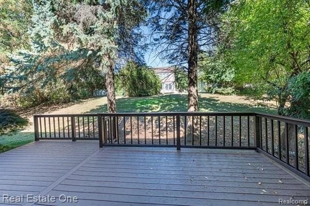 619 Whitney Dr - Photo 2 of 42