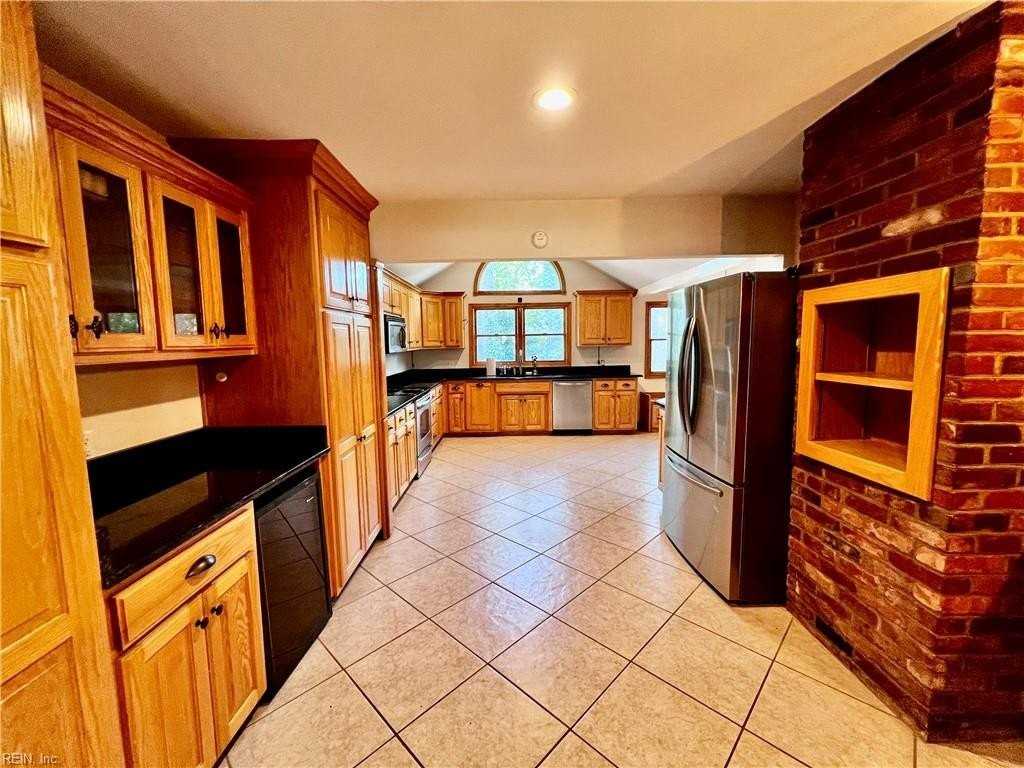 5001 Bellamy Manor Dr - Photo 6 of 37