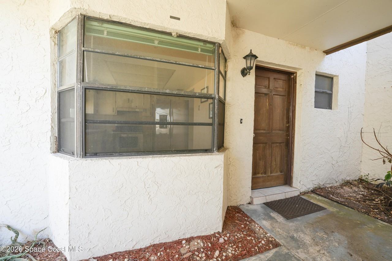 145 Seawind Dr Unit 22 - Photo 3 of 21