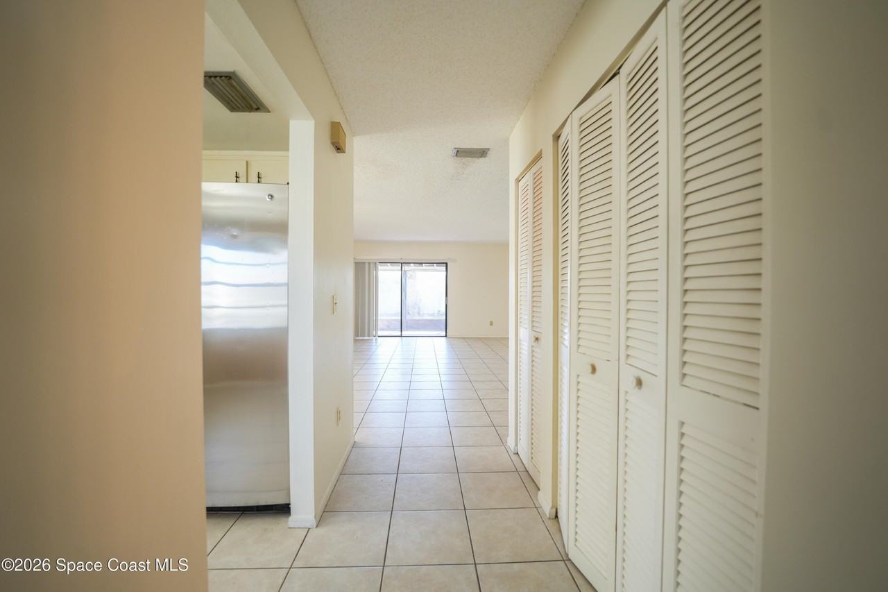 145 Seawind Dr Unit 22 - Photo 4 of 21