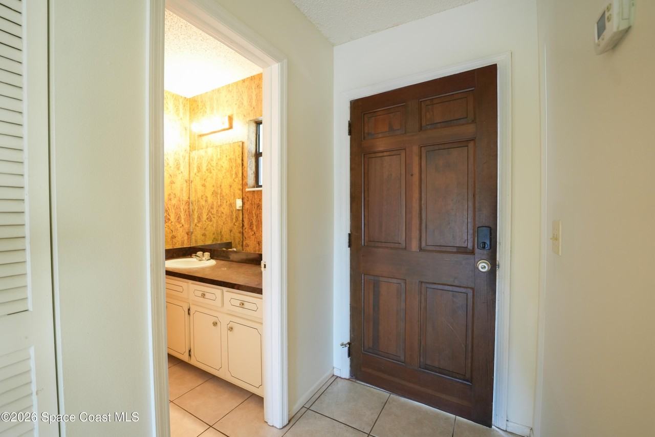 145 Seawind Dr Unit 22 - Photo 5 of 21