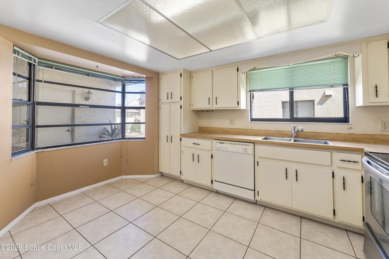 145 Seawind Dr Unit 22 - Photo 7 of 21