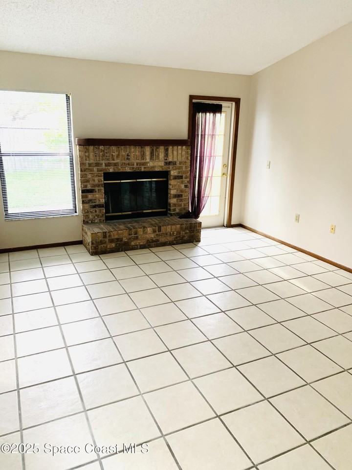 1524 Clover Cir - Photo 6 of 14