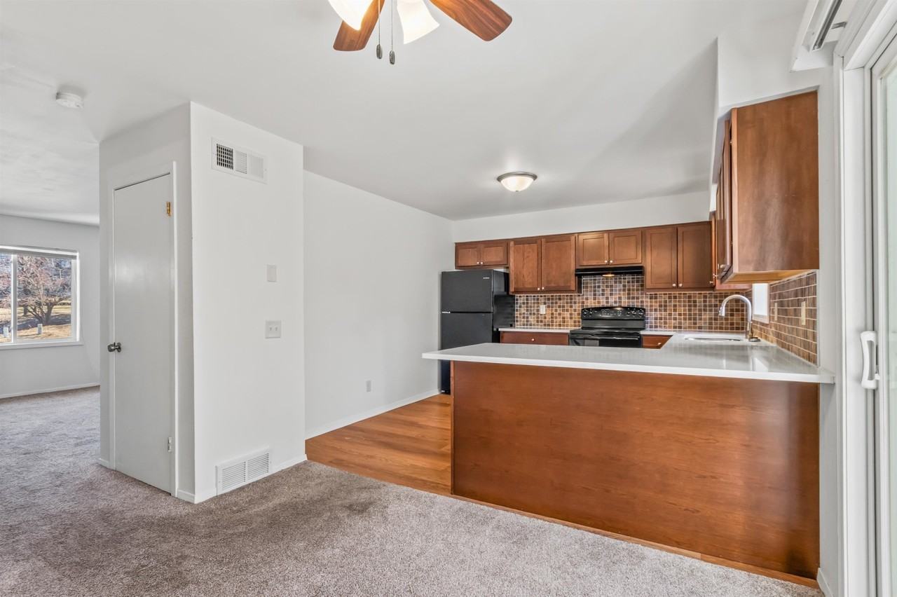 1302 N Gammon Rd - Photo 6 of 40