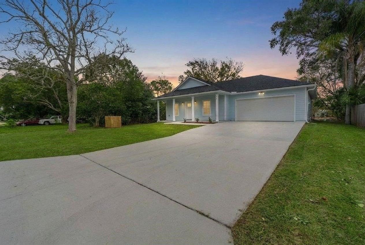 679 Coral Cir - Photo 2 of 14