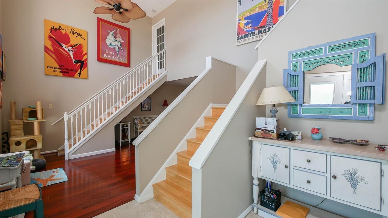 404 N Exeter Ave - Photo 3 of 16