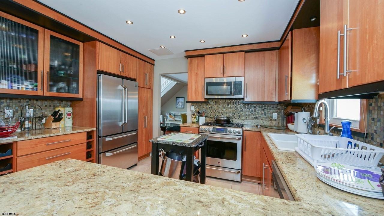 404 N Exeter Ave - Photo 5 of 16