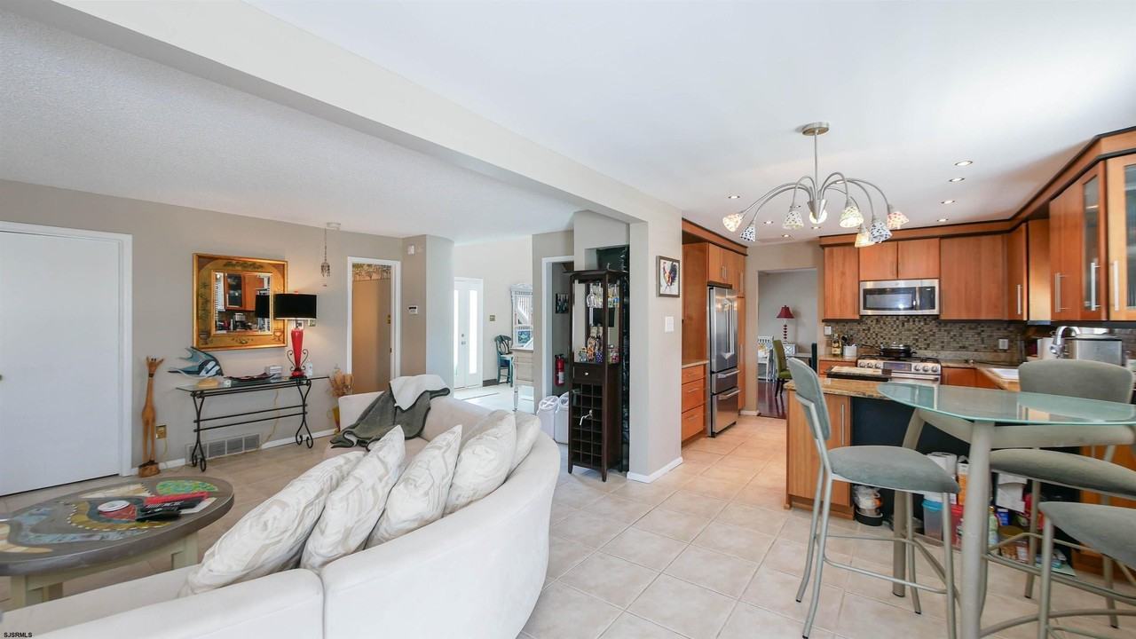 404 N Exeter Ave - Photo 7 of 16