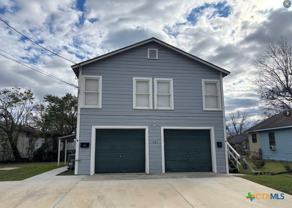 305 E Sabine St Unit A - Photo 1 of 1