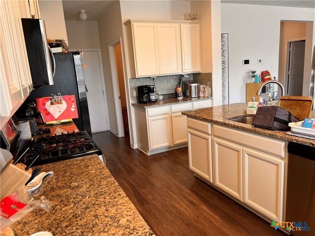 533 Summersweet Rd - Photo 5 of 20