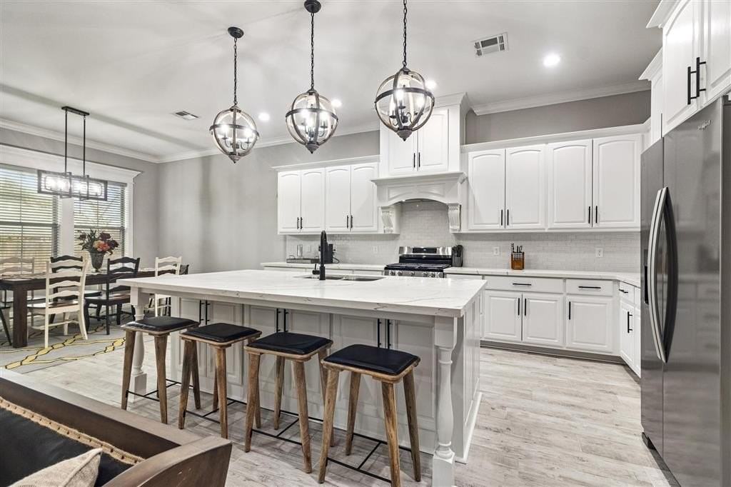 716 Dianne Ln - Photo 6 of 19