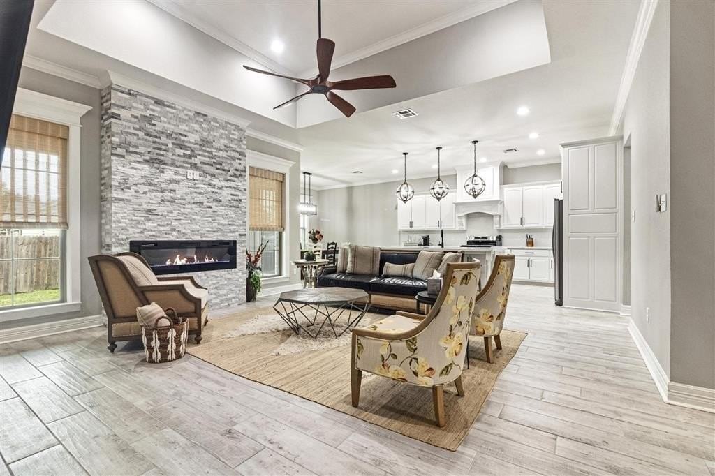 716 Dianne Ln - Photo 7 of 19