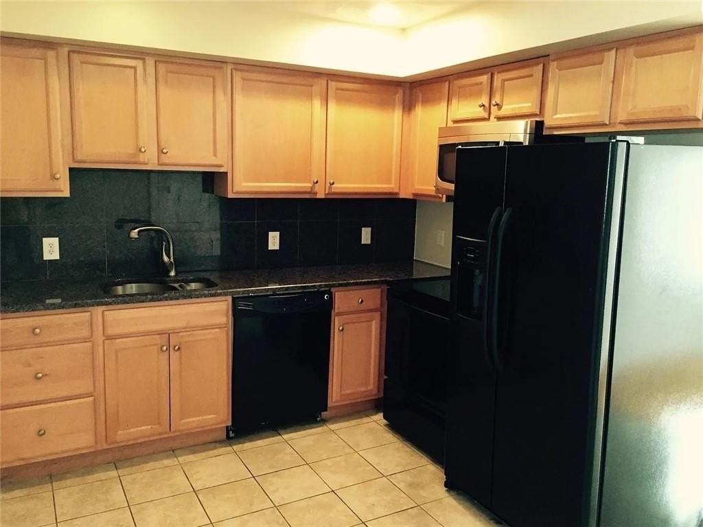 413 Atwells Ave Unit 2 - Photo 4 of 11