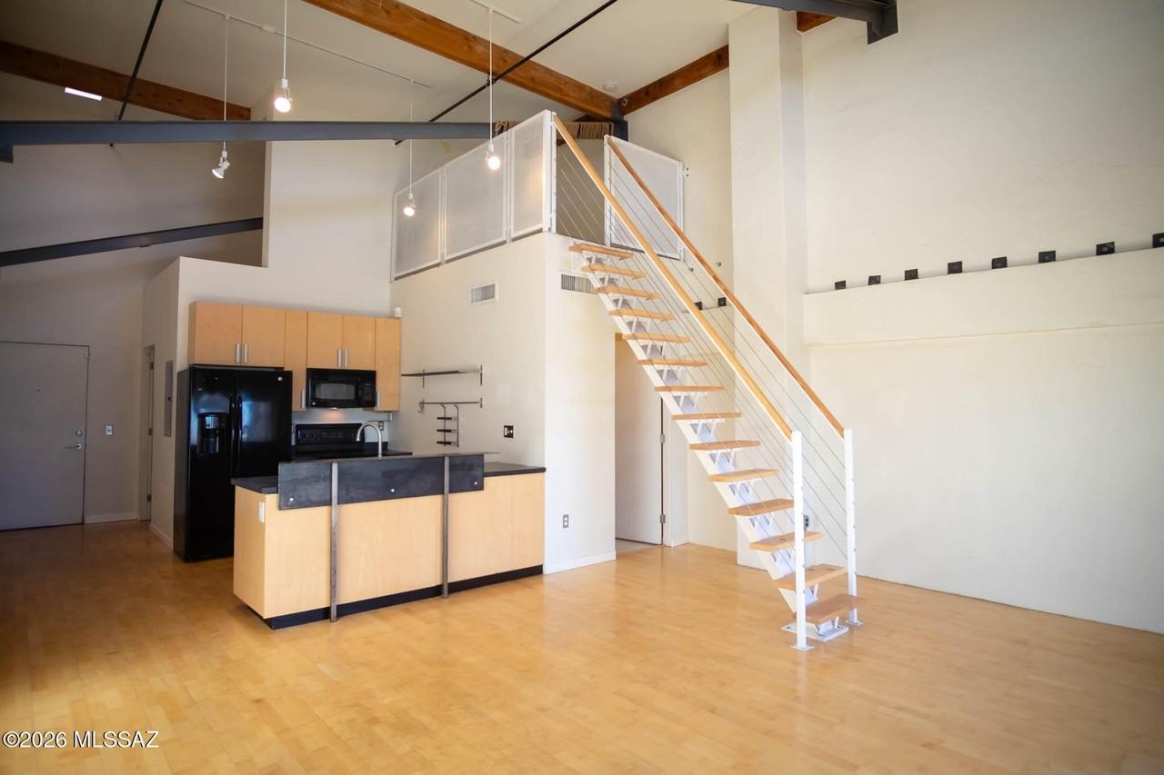 1001 E 17th St Apt 209 - Photo 4 of 24