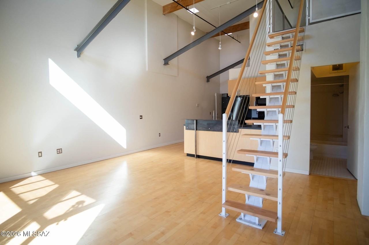 1001 E 17th St Apt 209 - Photo 5 of 24