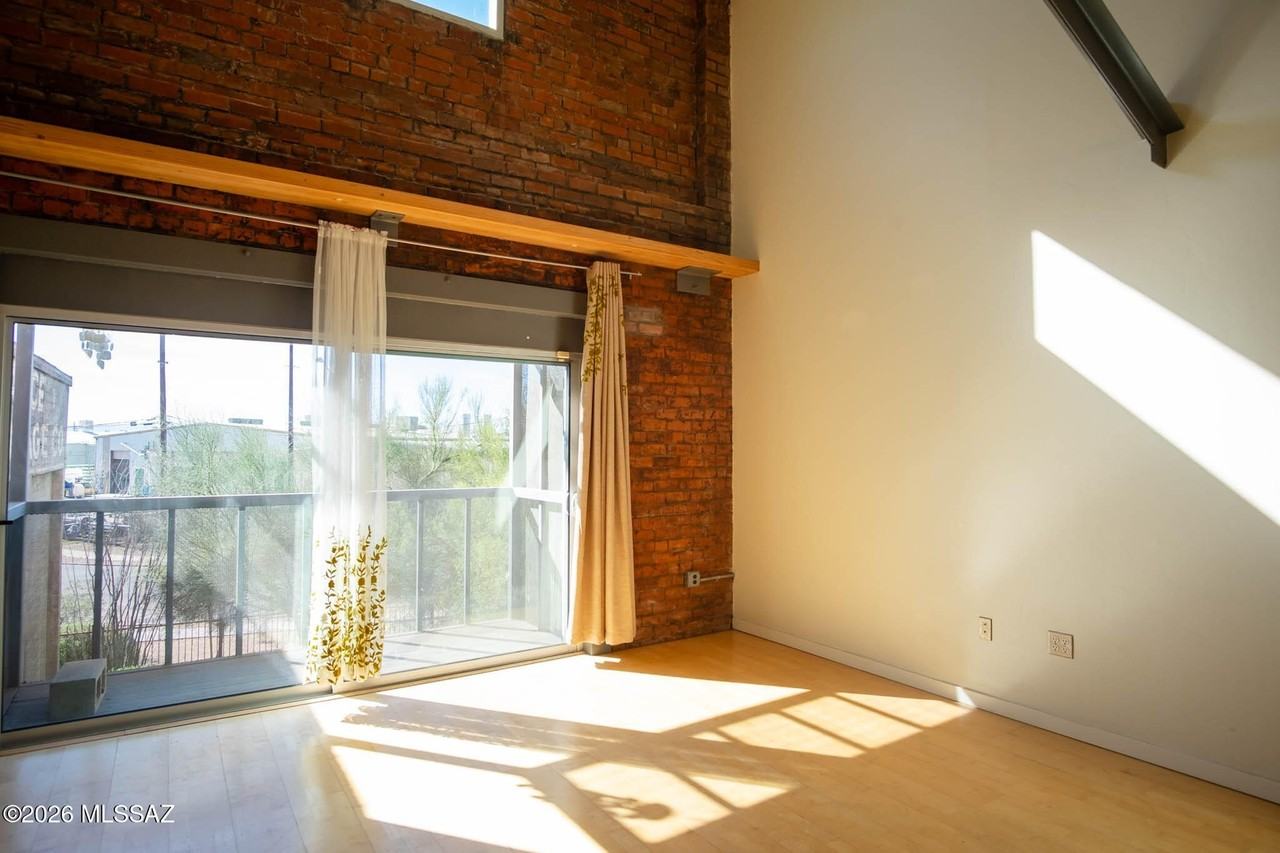 1001 E 17th St Apt 209 - Photo 6 of 24