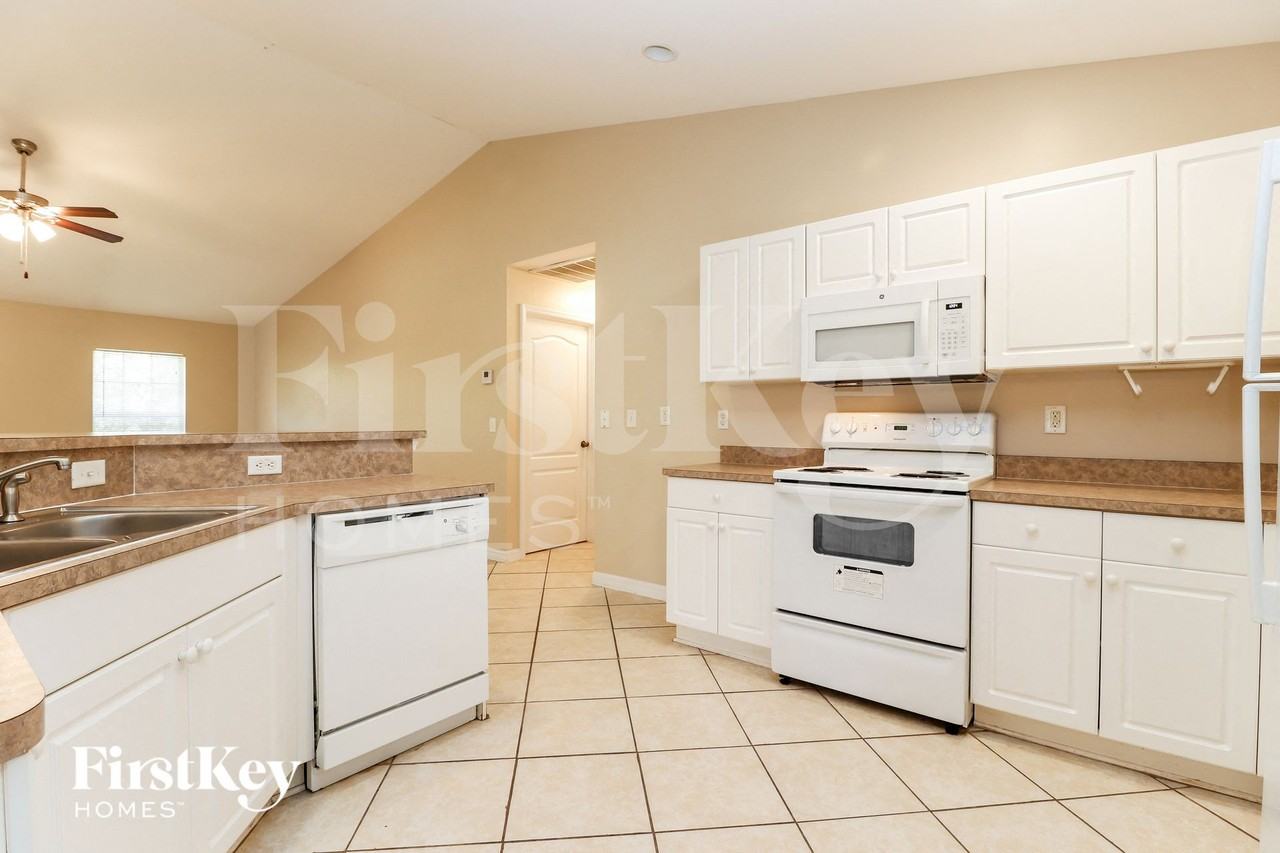 314 Shore Dr - Photo 6 of 15