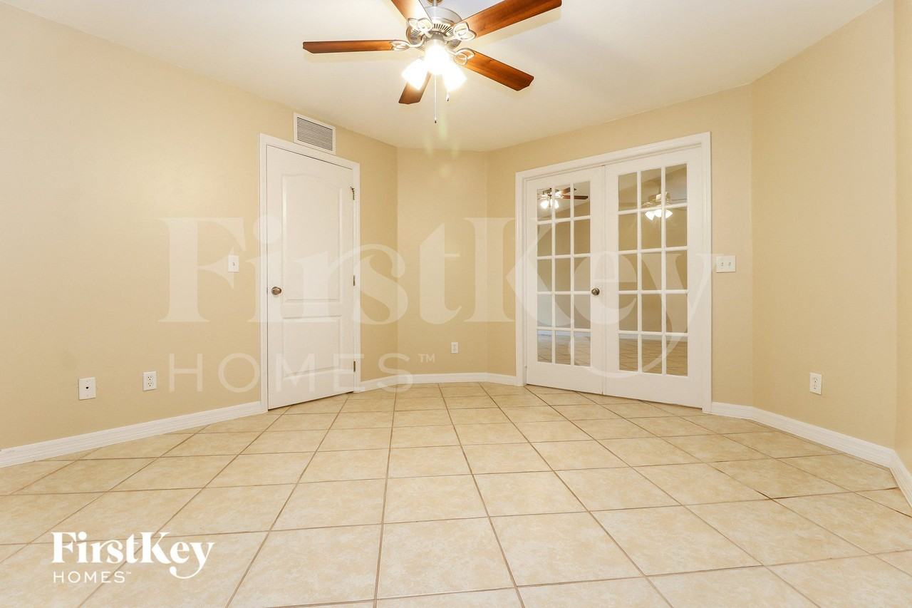 314 Shore Dr - Photo 7 of 15