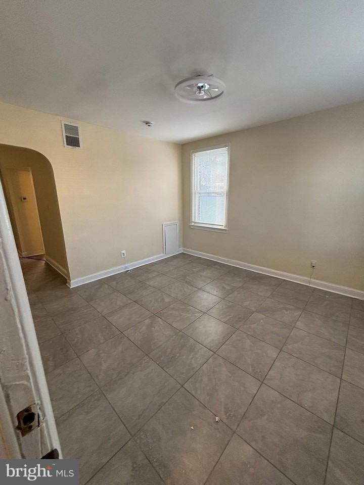 2820 Pomeroy Rd Se Apt 2 - Photo 2 of 11