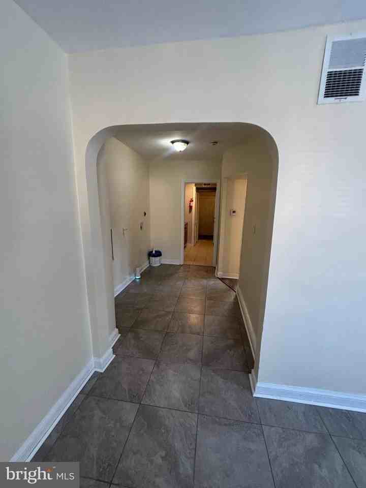 2820 Pomeroy Rd Se Apt 2 - Photo 3 of 11