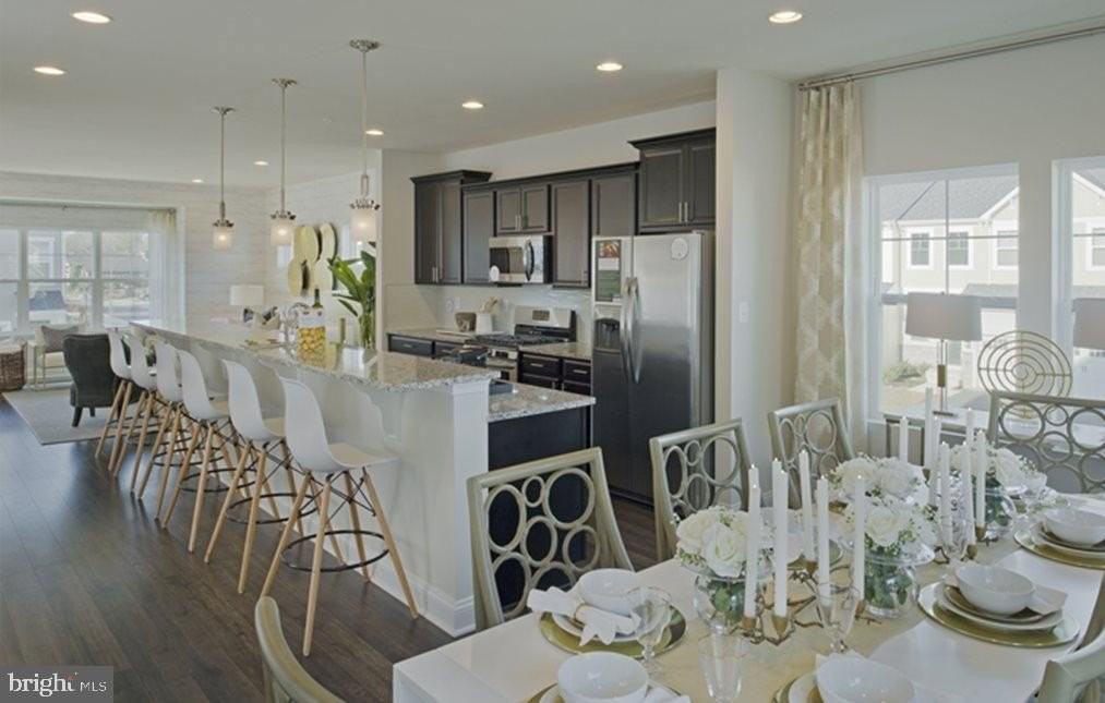 1016 Bluebells Rd - Photo 3 of 50