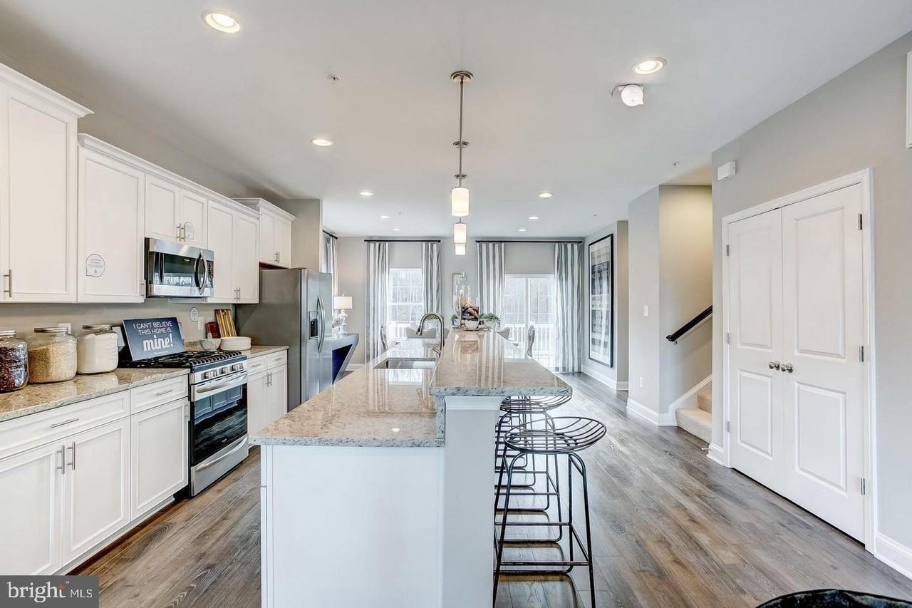 1016 Bluebells Rd - Photo 5 of 50