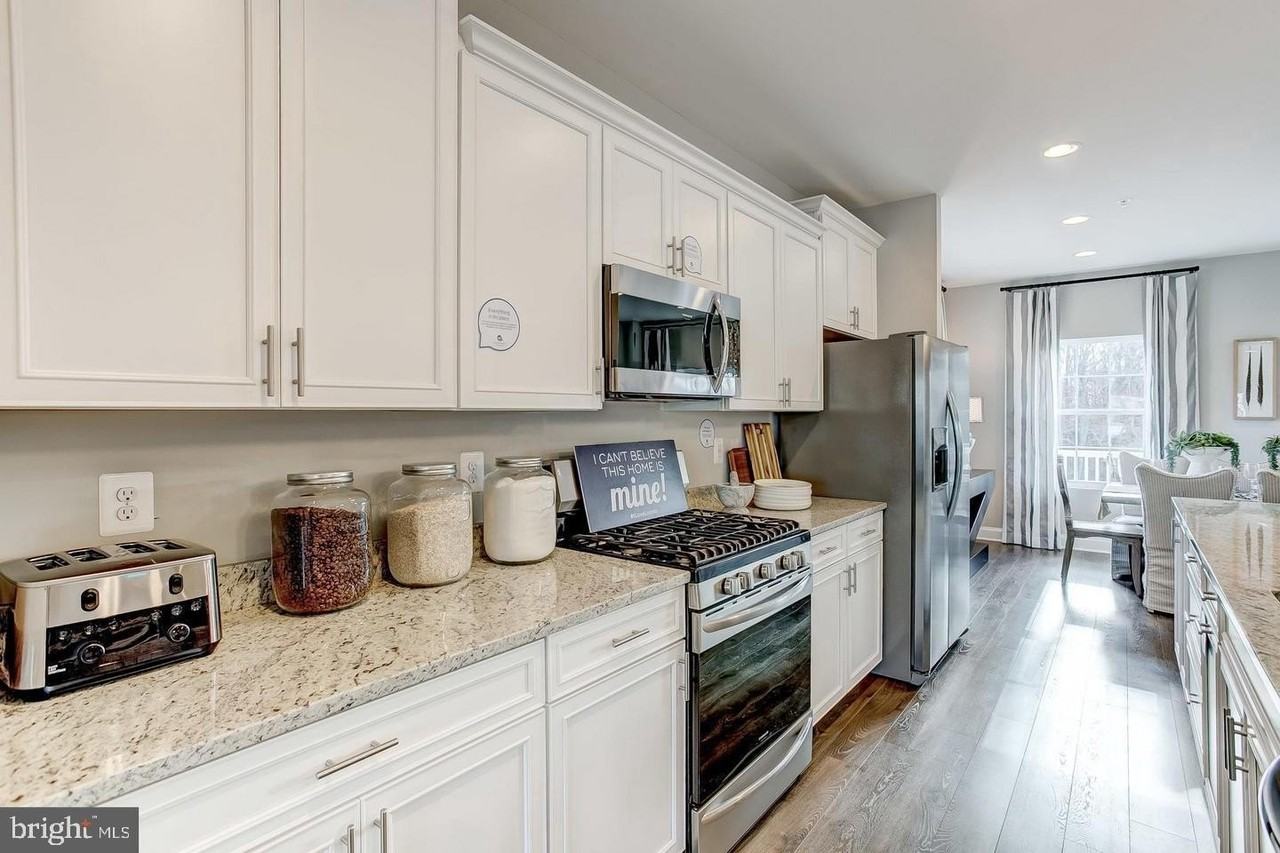 1016 Bluebells Rd - Photo 6 of 50