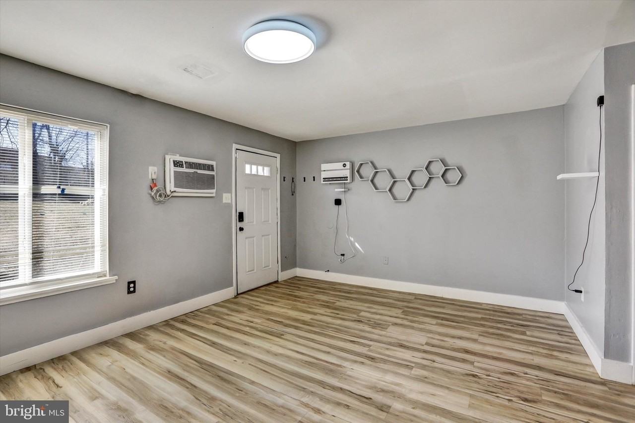 63 Town Pines Ct - Photo 5 of 30