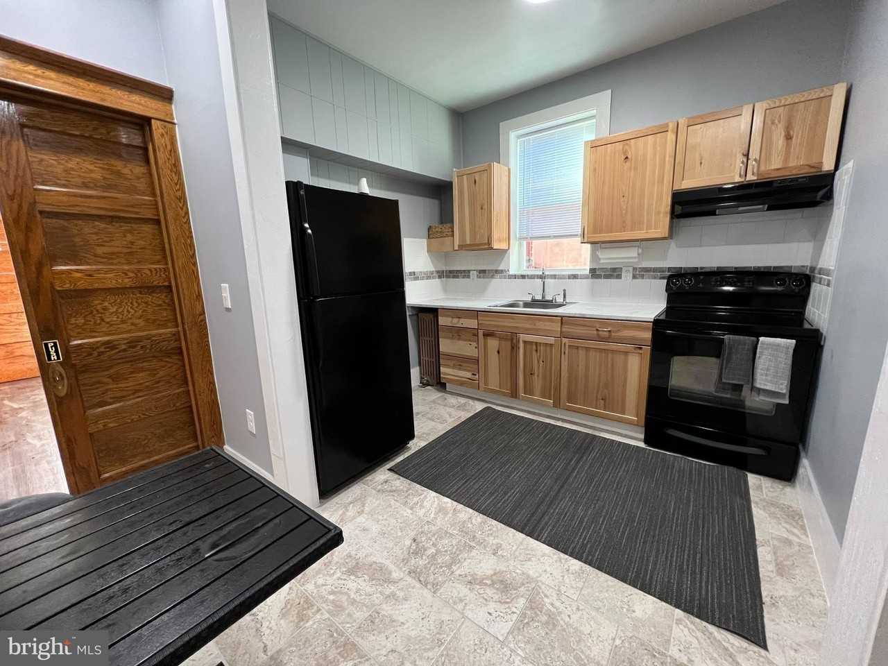 133 Virginia Ave - Photo 4 of 11