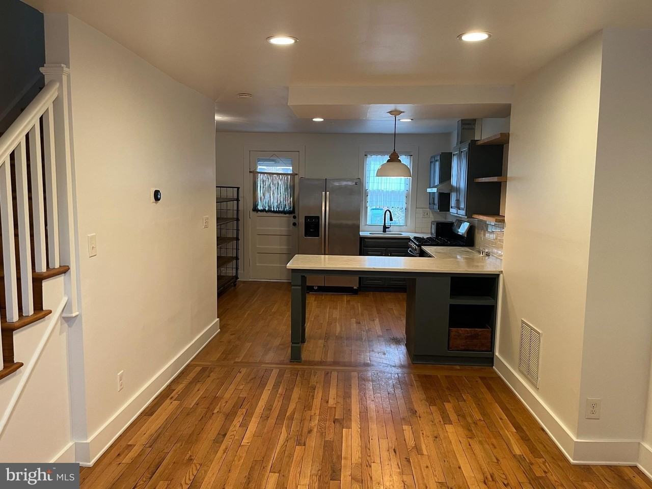 1231 W 37th St - Photo 2 of 15